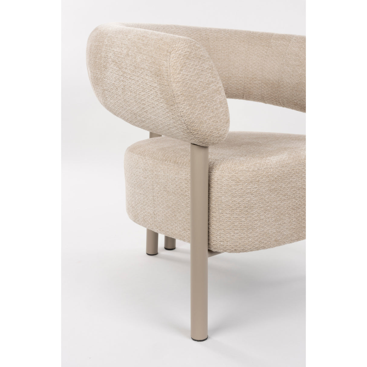 Curved Back Lounge Chair | Zuiver Heels | Oroa.com