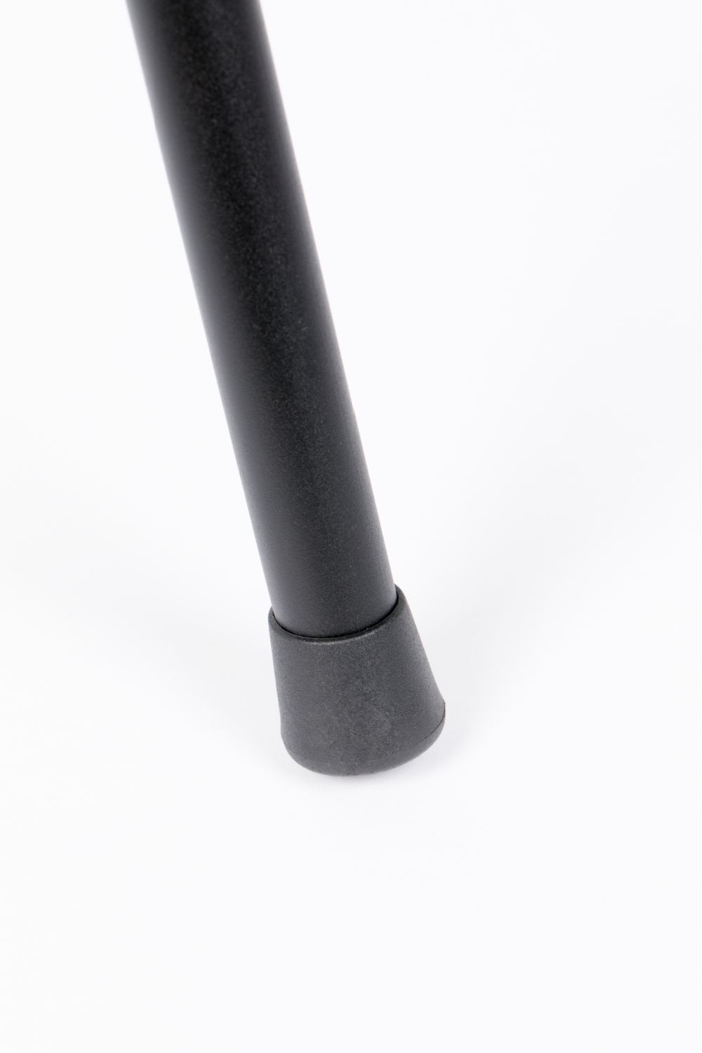 Aluminum Stackable Outdoor Chairs (2) | Zuiver Back To School | Oroa.com