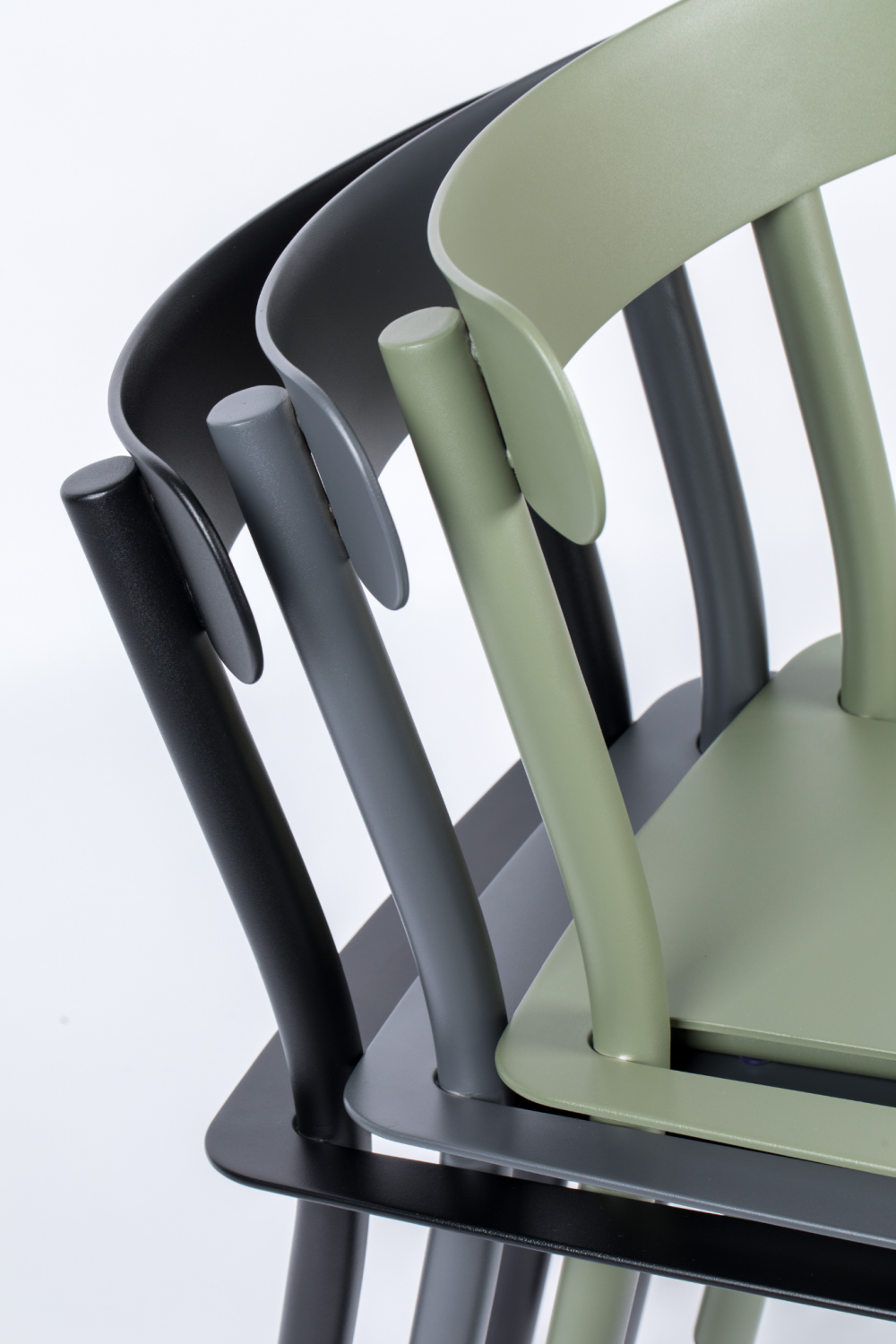 Black Dining Chairs (2) | Zuiver Friday | OROA.com