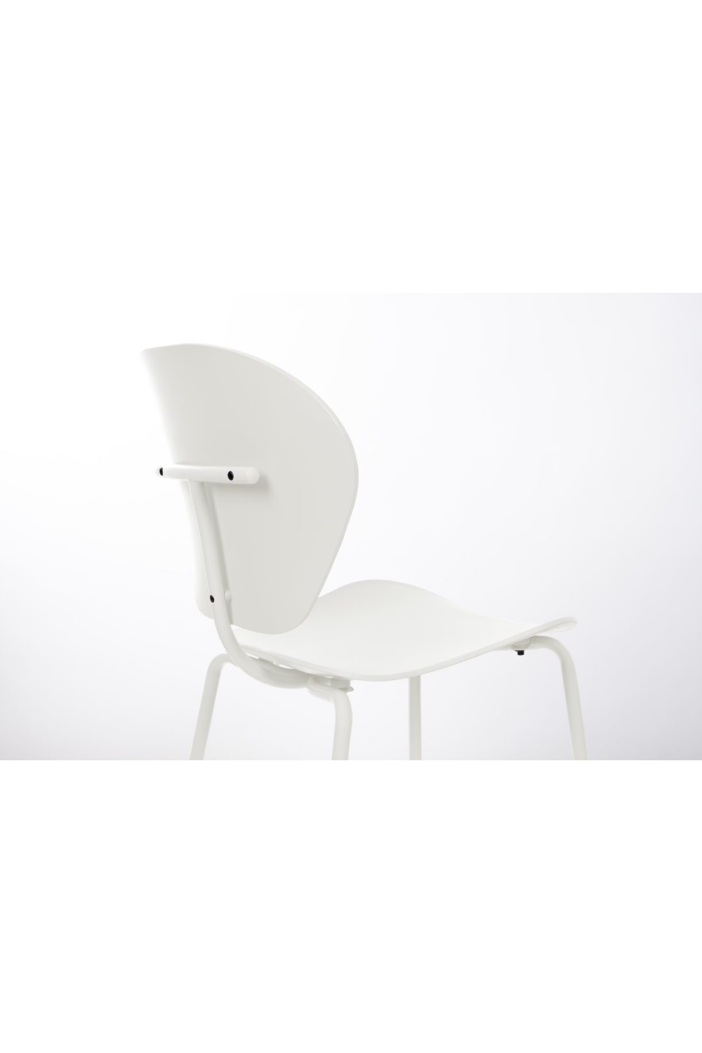 Minimalist Molded Dining Chair (2) | Zuiver The Ocean | OROA.com