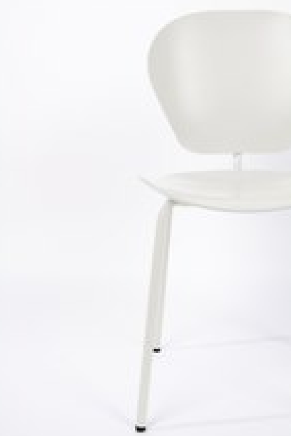 Minimalist Molded Dining Chair (2) | Zuiver The Ocean | OROA.com