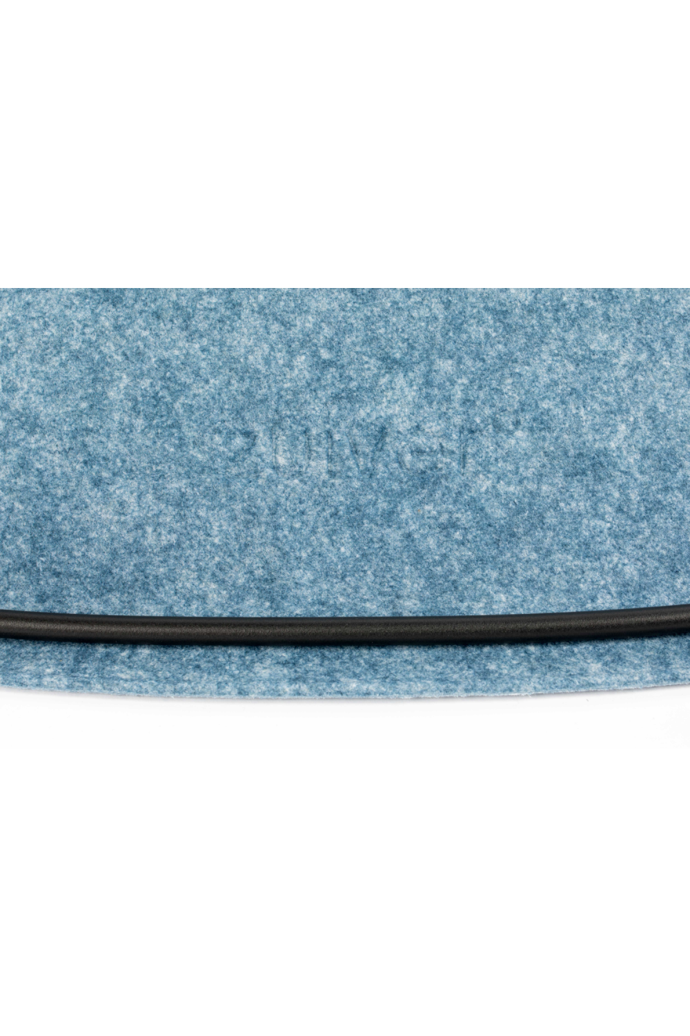 Cantilevered Dining Armchairs (2) | Zuiver Thirsty | Oroa.com