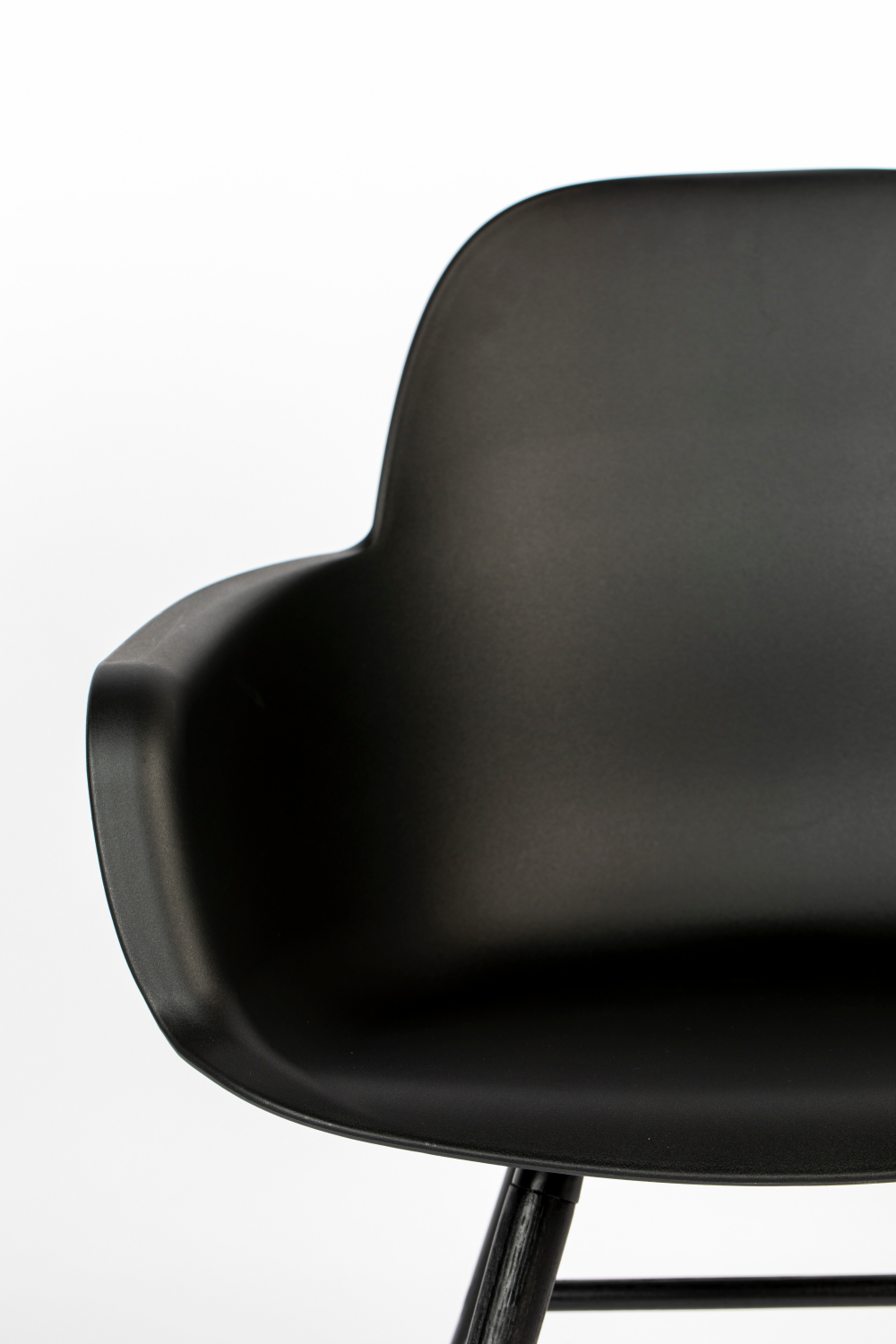 Contemporary Molded Armchair (2) | Zuiver Albert | OROA.com