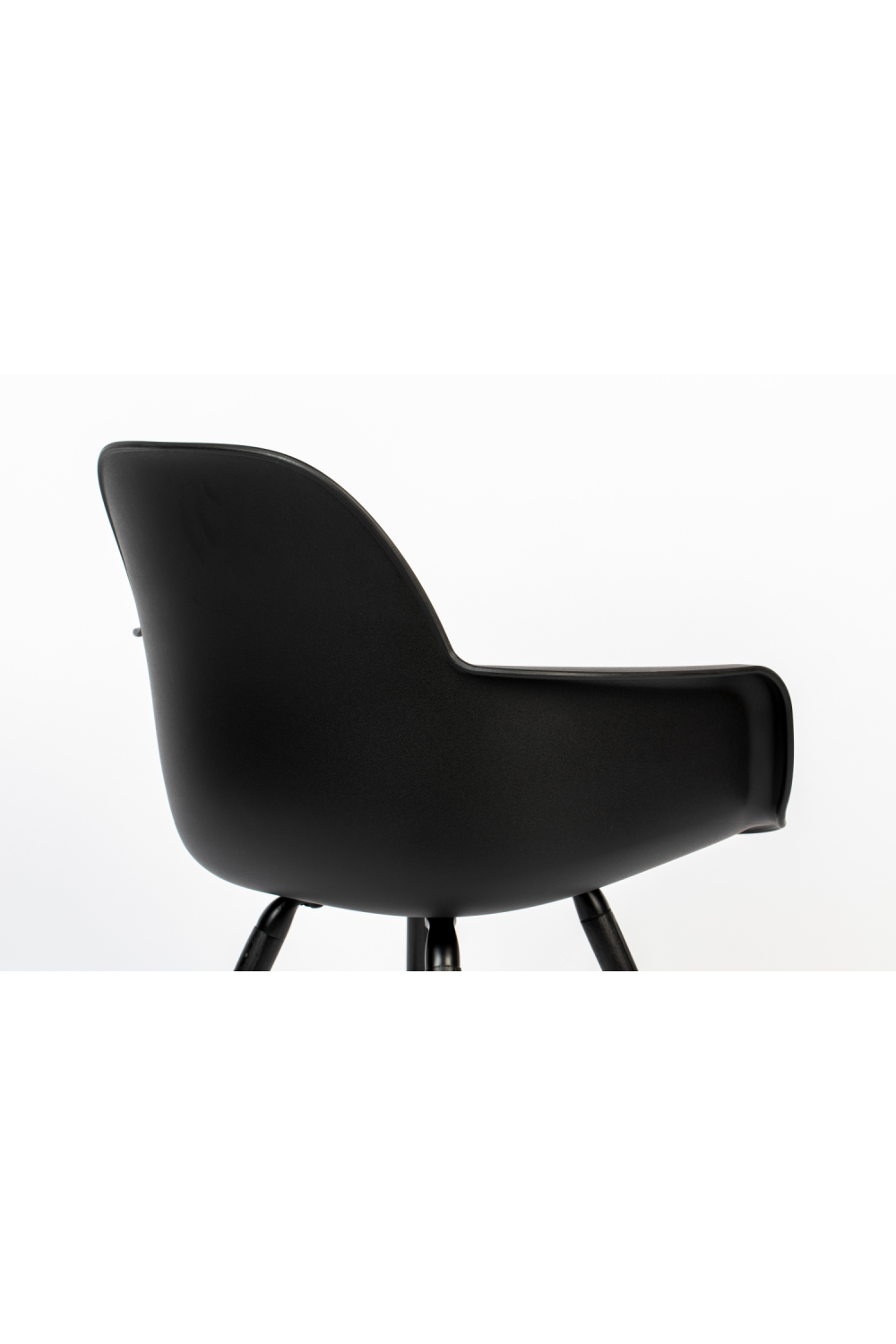 Contemporary Molded Armchair (2) | Zuiver Albert | OROA.com