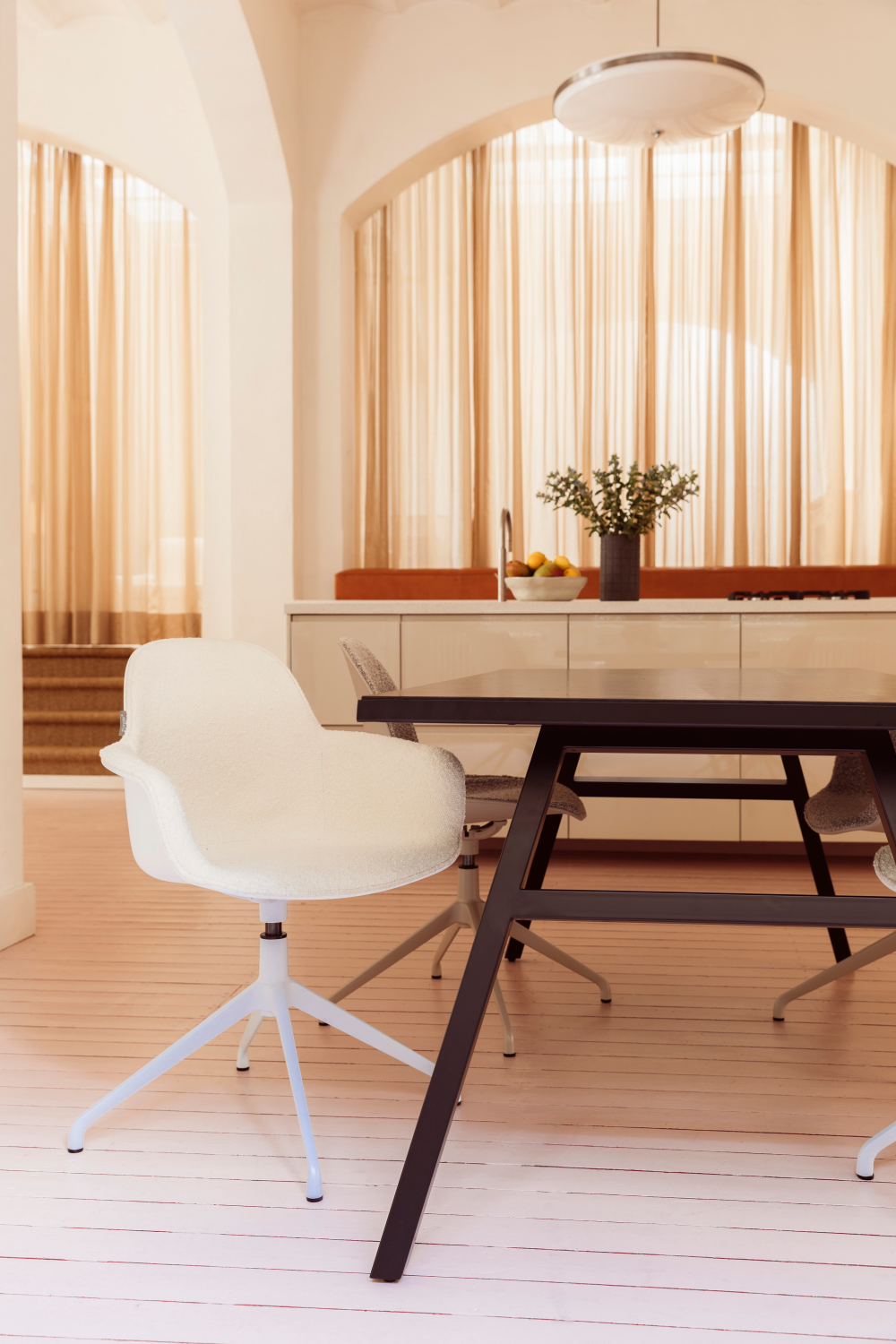 Padded Swivel Armchair | Zuiver Albert | OROA.com