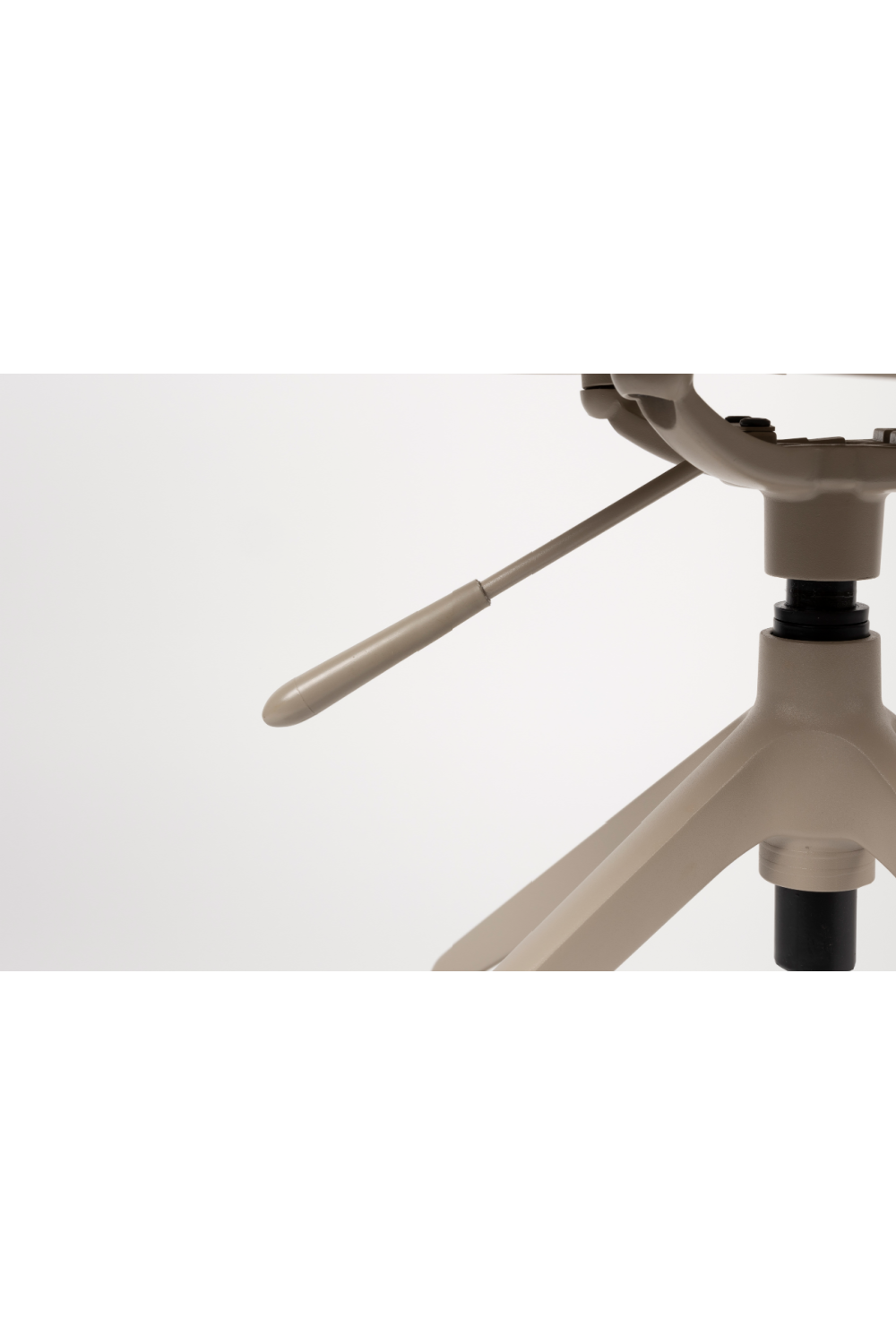 Padded Swivel Armchair | Zuiver Albert | OROA.com