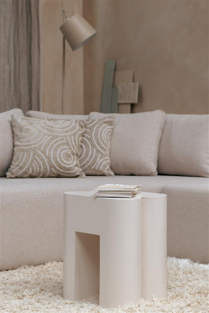 Modern Iron Stool | Zuiver Shape | OROA.com