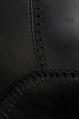 Baseball-Stitched Leather Counter Stools (2) | Zuiver Feston | Oroa.com