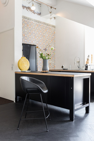 Baseball-Stitched Leather Counter Stools (2) | Zuiver Feston | Oroa.com