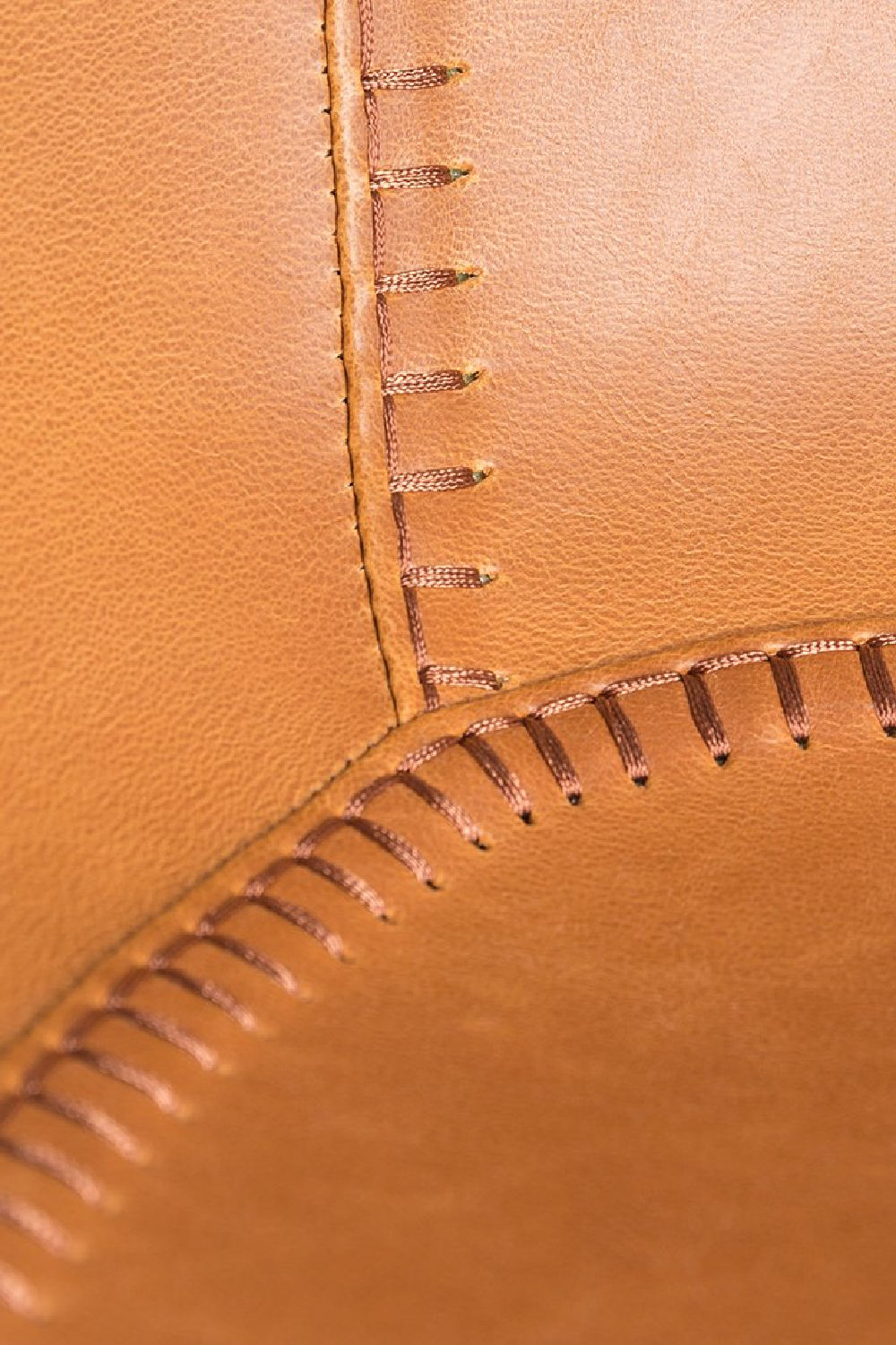 Baseball-Stitched Leather Counter Stools (2) | Zuiver Feston | Oroa.com