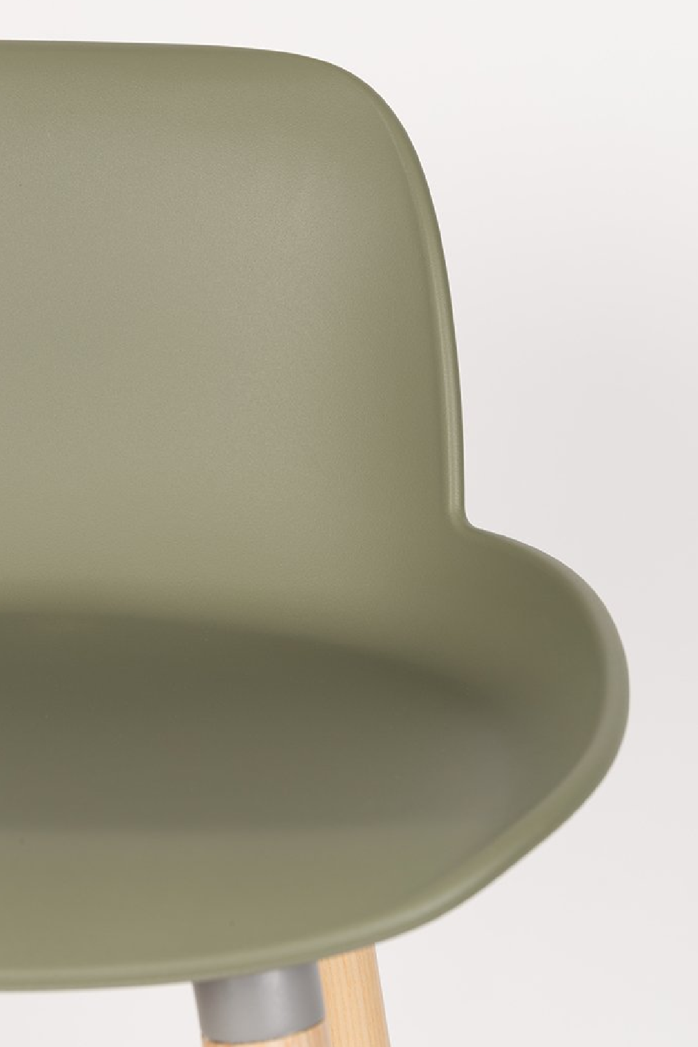 Molded Counter Stools (2) | Zuiver Albert Kuip | OROA.com