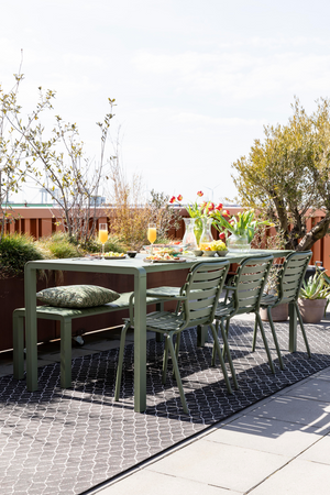 Slatted Metal Garden Chairs (2) | Zuiver Vondel | OROA.com