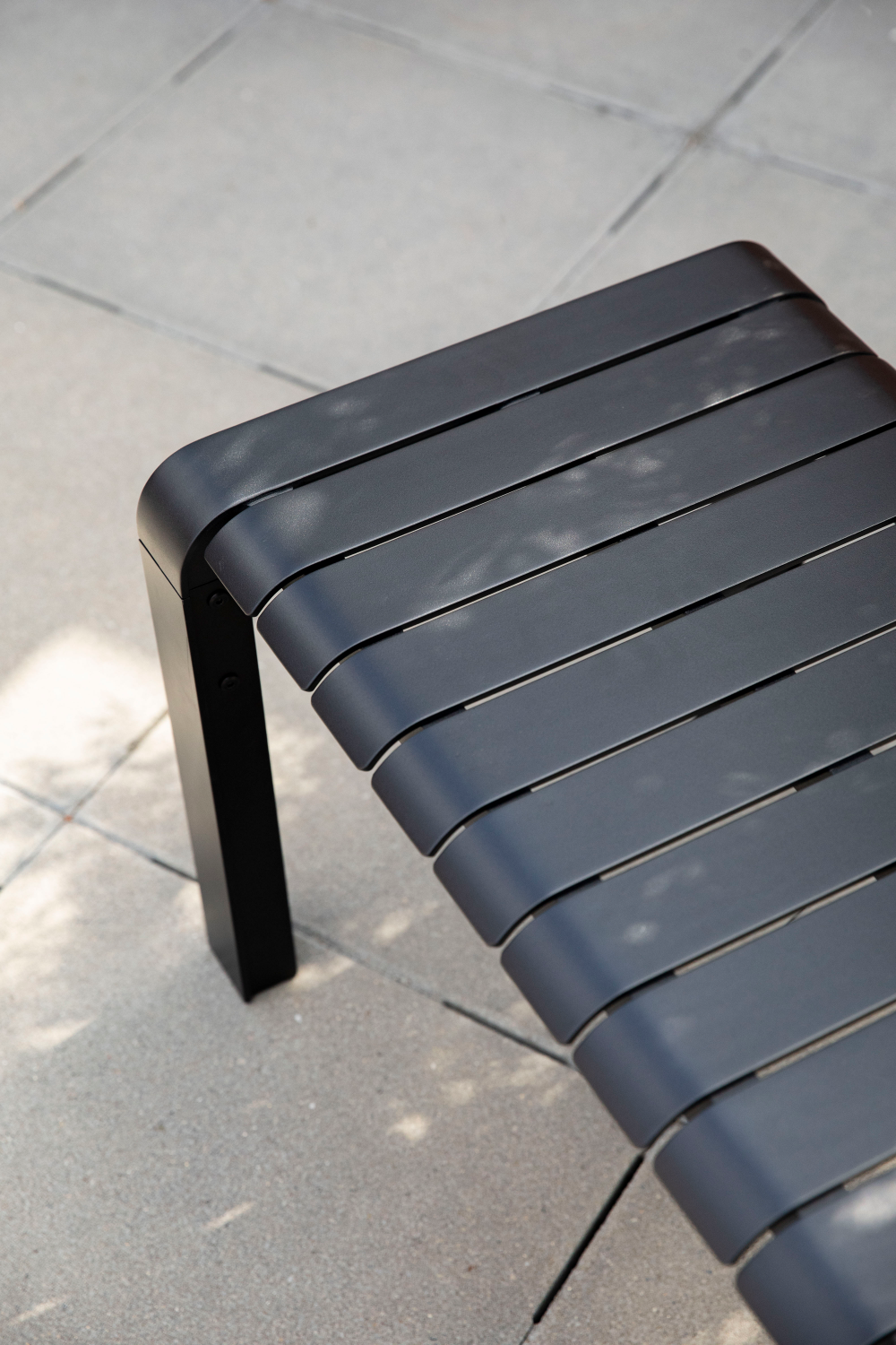 Rectangular Slatted Garden Bench | Zuiver Vonder | OROA.com