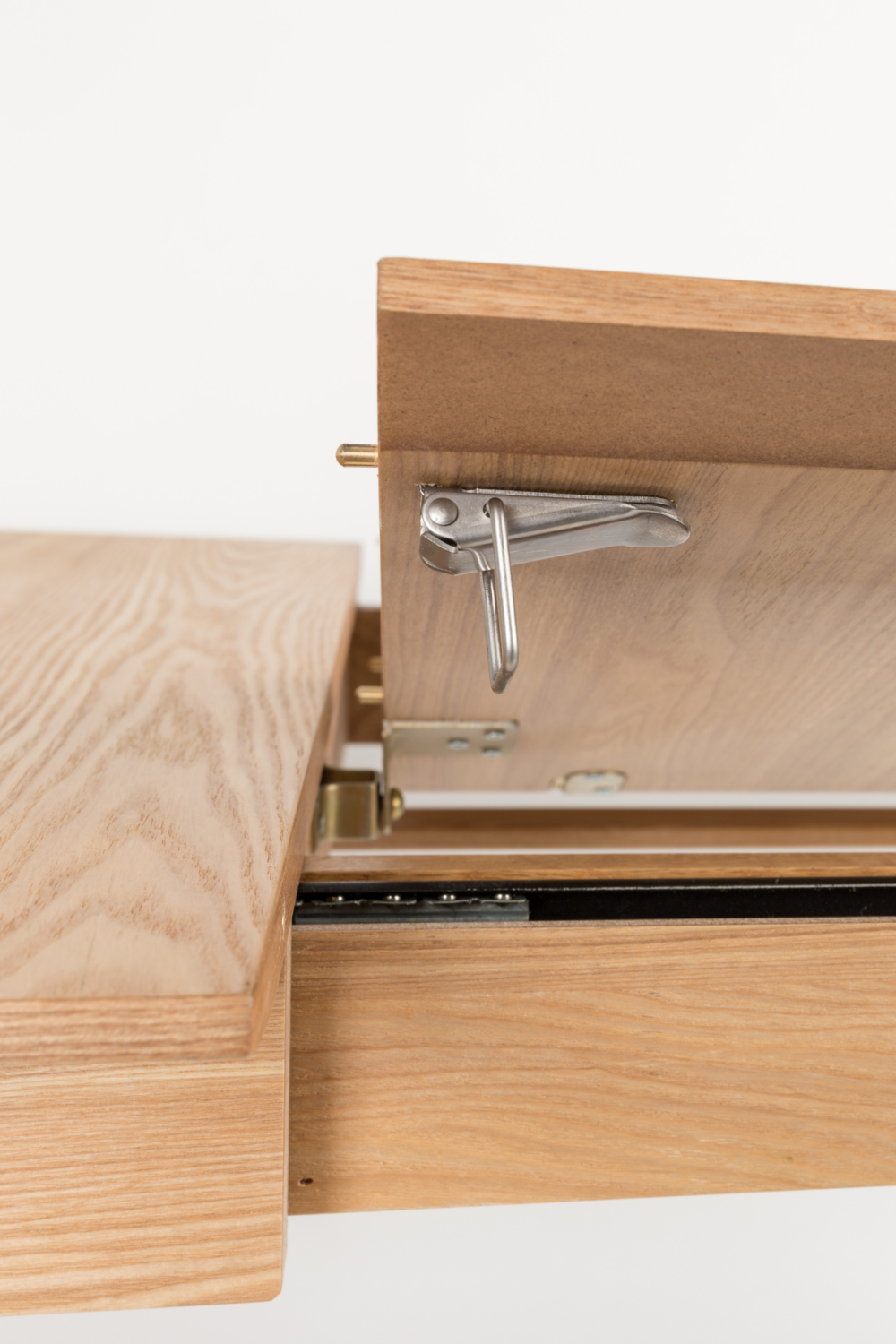 Walnut Extendable Dining Table | Zuiver Glimps | OROA.com