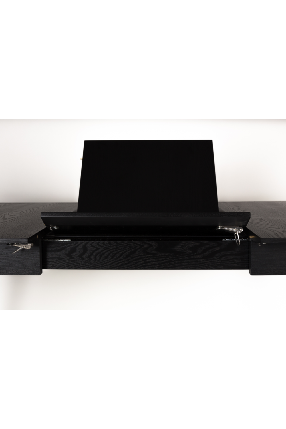 Walnut Extendable Dining Table | Zuiver Glimps | OROA.com