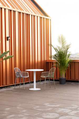 Round Pedestal Outdoor Bistro Table | Zuiver Metsu | Oroa.com