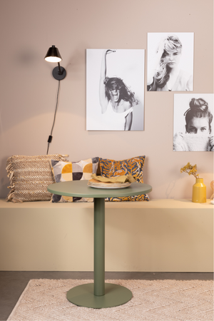 Round Pedestal Outdoor Bistro Table | Zuiver Metsu | Oroa.com