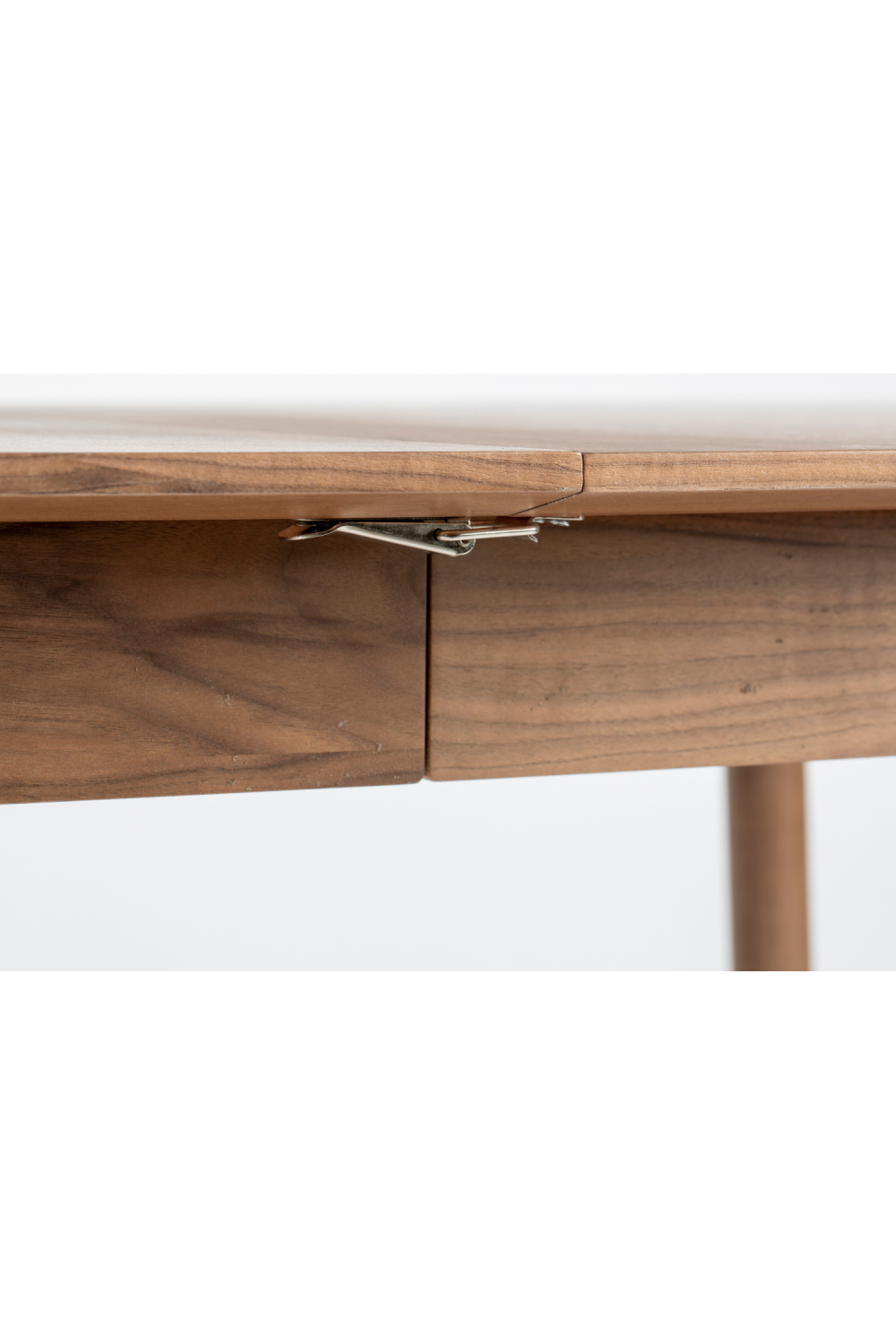Walnut Extendable Dining Table | Zuiver Glimps | OROA.com