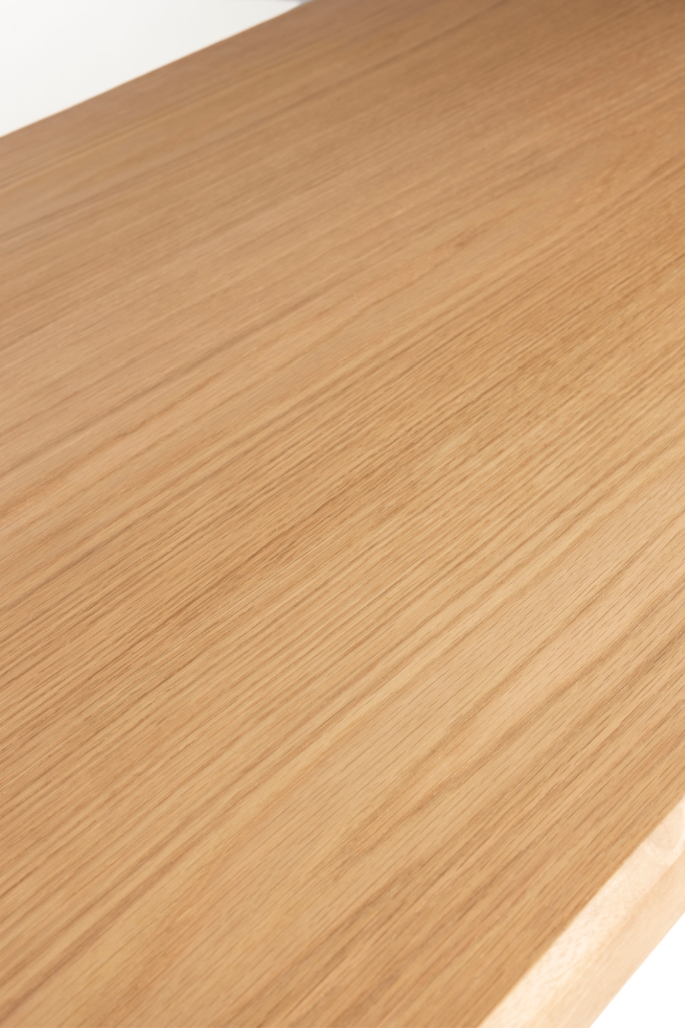 Oak Curved Dining Table | Zuiver Brave | OROA.com