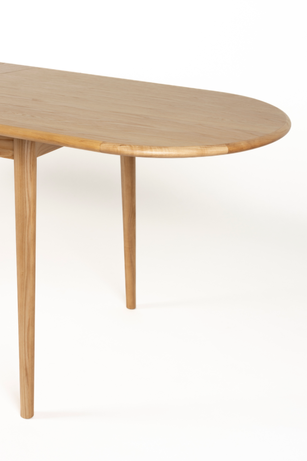 Wooden Extendable Dining Table | Zuiver Twist | OROA.com