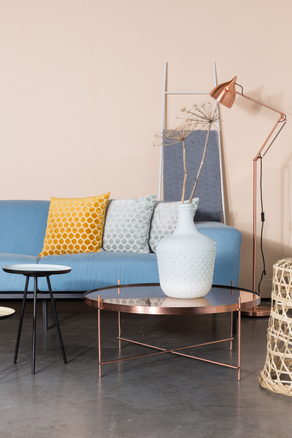 Round Framed Side Table (XXL) | Zuiver Cupid | OROA.com