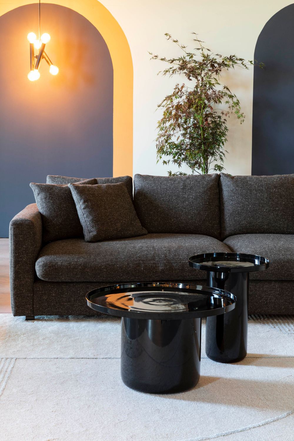 Round Black Coffee Table | Zuiver Shiny Bomb | OROA.com