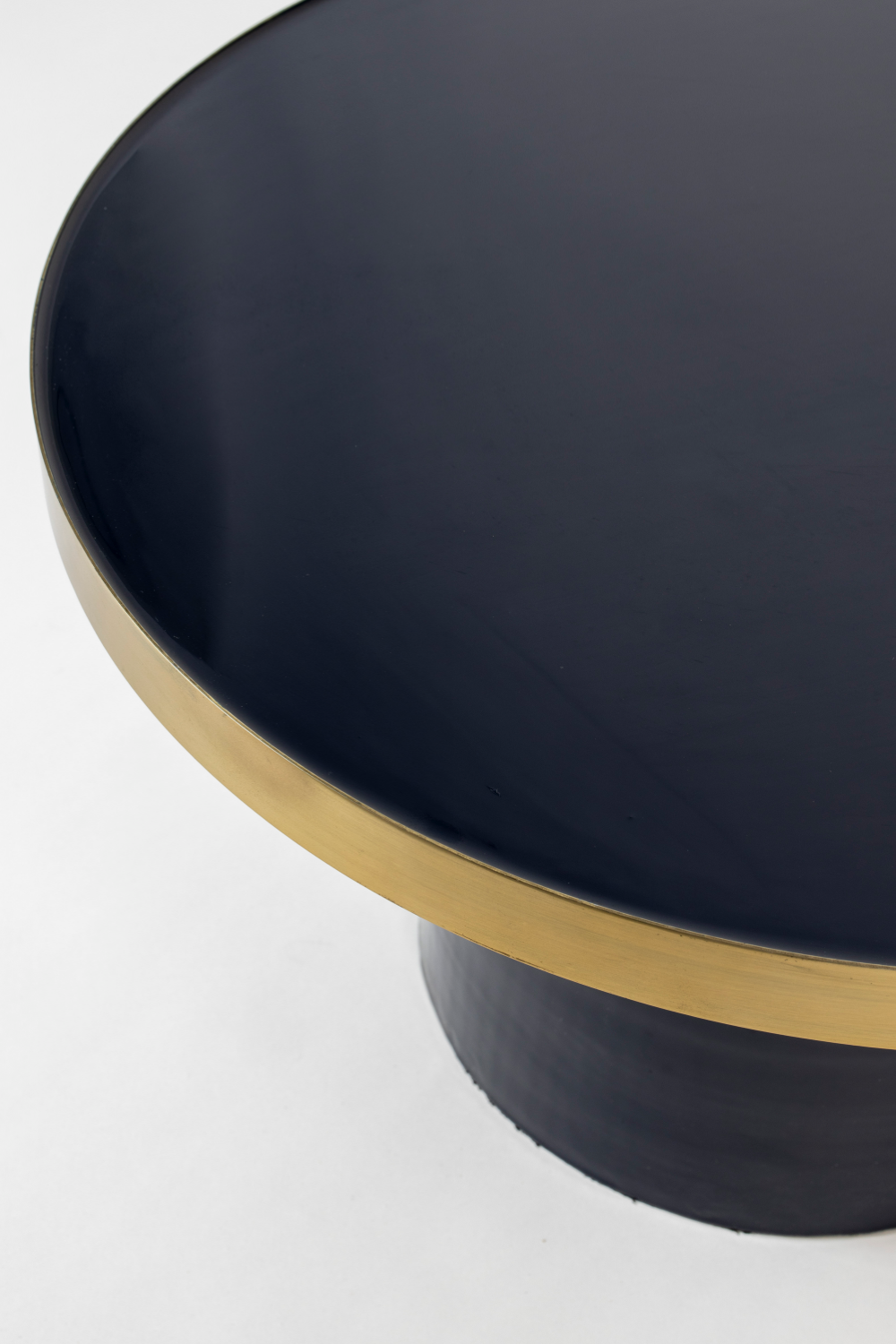 Round Enameled Coffee Table | Zuiver Glam | Oroatrade