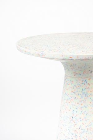 Pedestal Indoor/Outdoor Side Table | Zuiver Victoria  | OROA.com