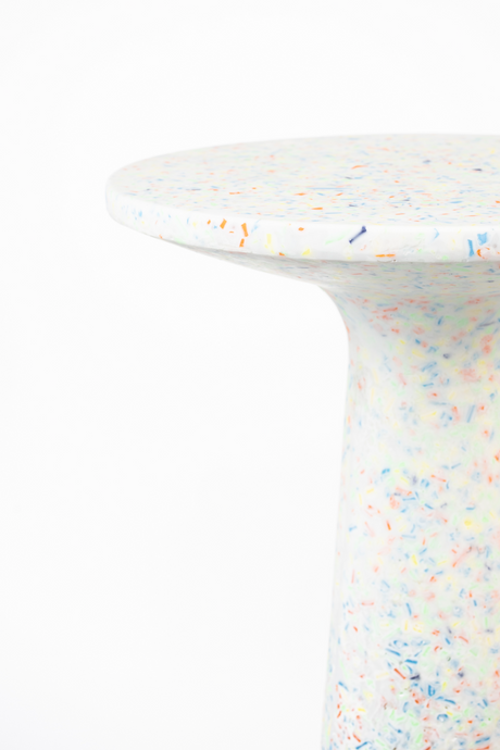 Pedestal Indoor/Outdoor Side Table | Zuiver Victoria  | OROA.com