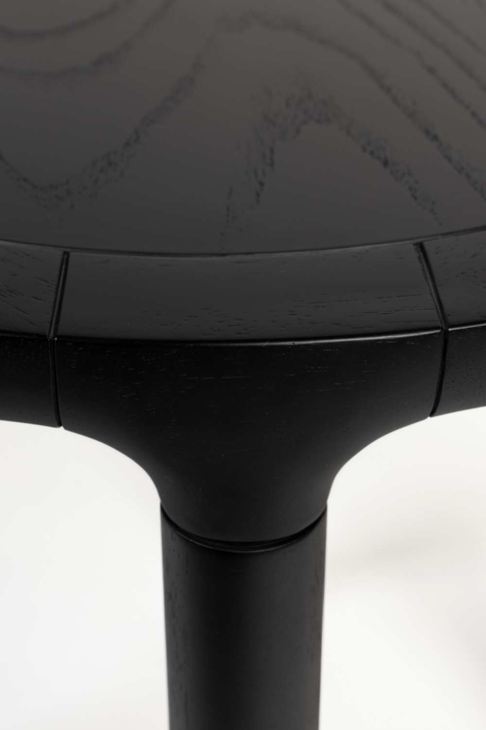 Round Oak Side Table | Zuiver Storm | OROA.com