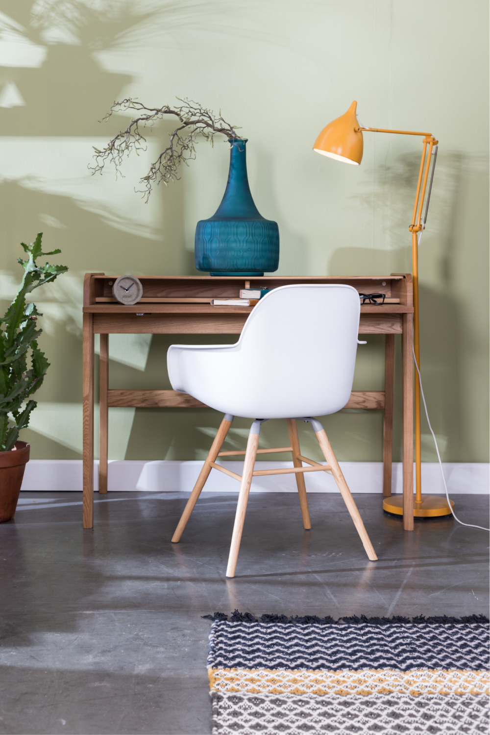 Classic Wooden Desk | Zuiver Barbier | Oroa.com