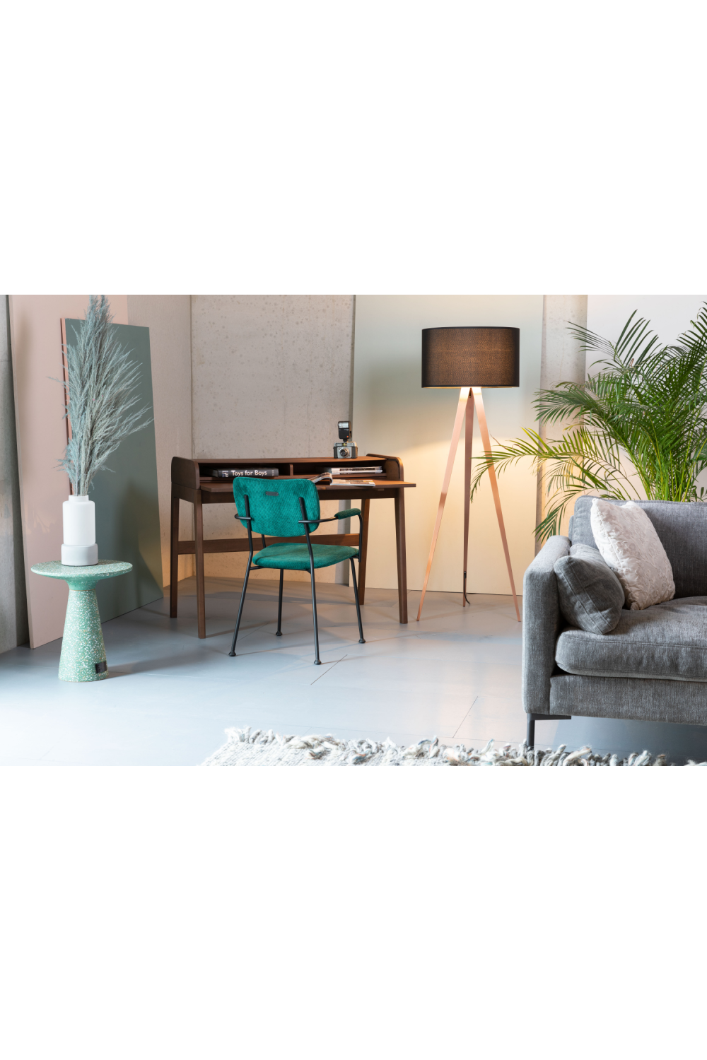 Classic Wooden Desk | Zuiver Barbier | Oroa.com