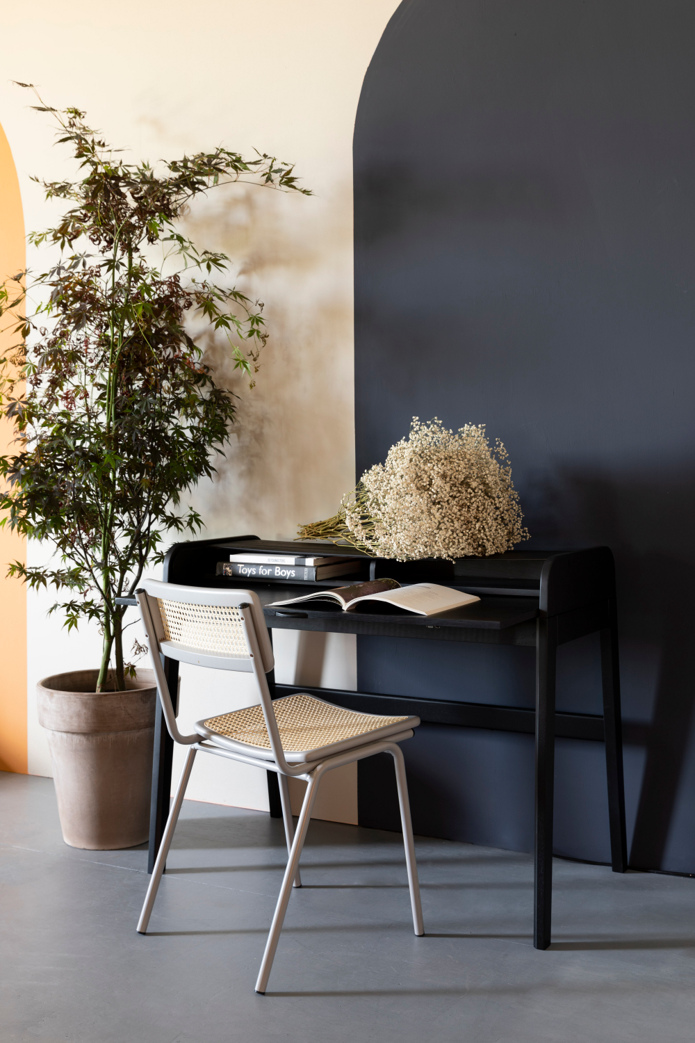 Classic Wooden Desk | Zuiver Barbier | Oroa.com