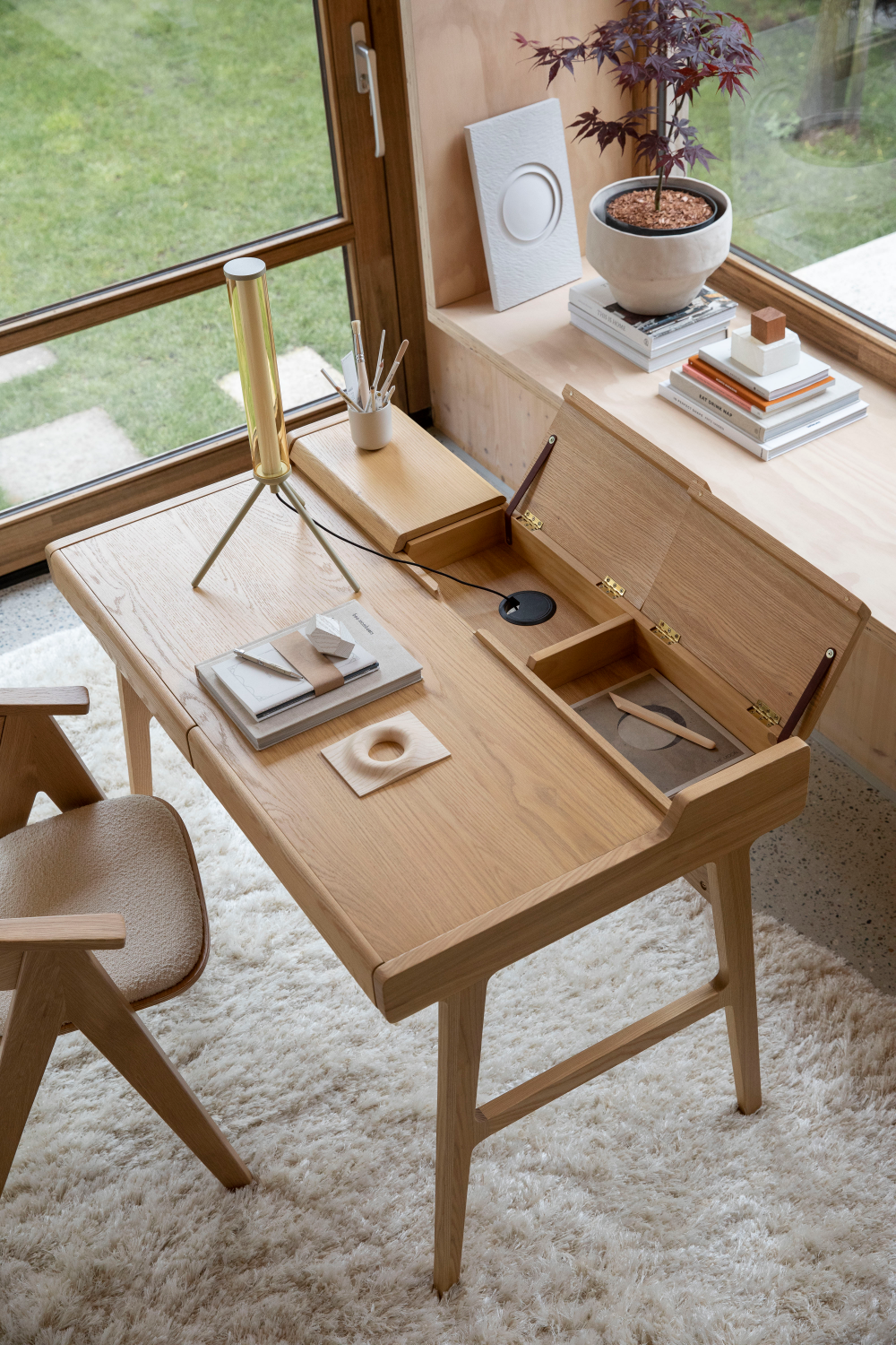 Oak Modern Desk | Zuiver Kaat | OROA.com
