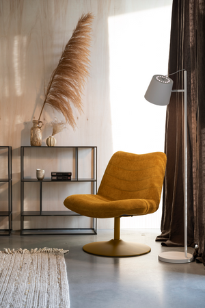 Upholstered Pedestal Lounge Chair | Zuiver Bubba | OROA.com
