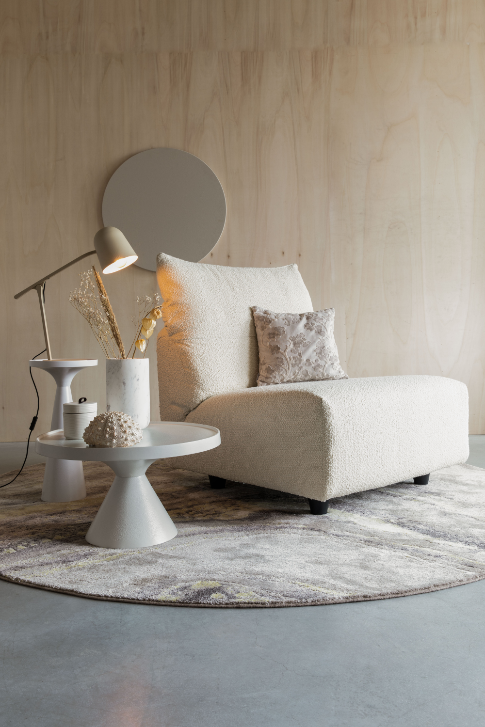 Modern Minimalist Love Seat | Zuiver Wings | Oroatrade.com