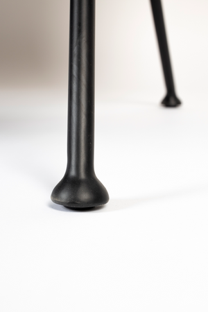 Beige Minimalist Lounge Chair | Zuiver Bowie | OROA.com