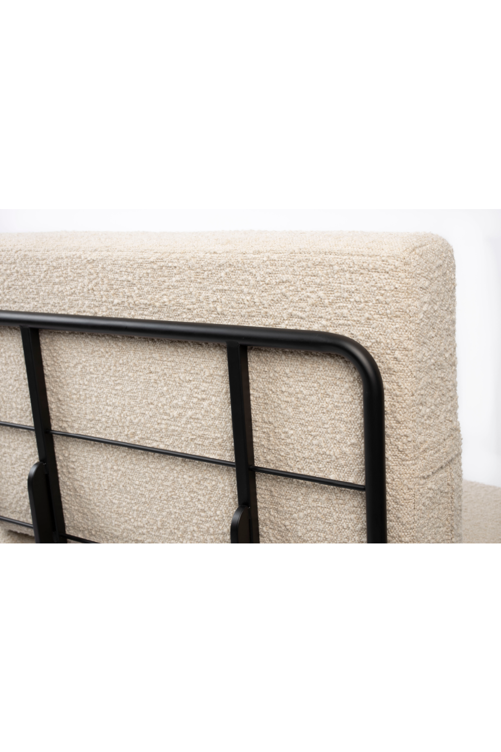 Beige Minimalist Lounge Chair | Zuiver Bowie | OROA.com