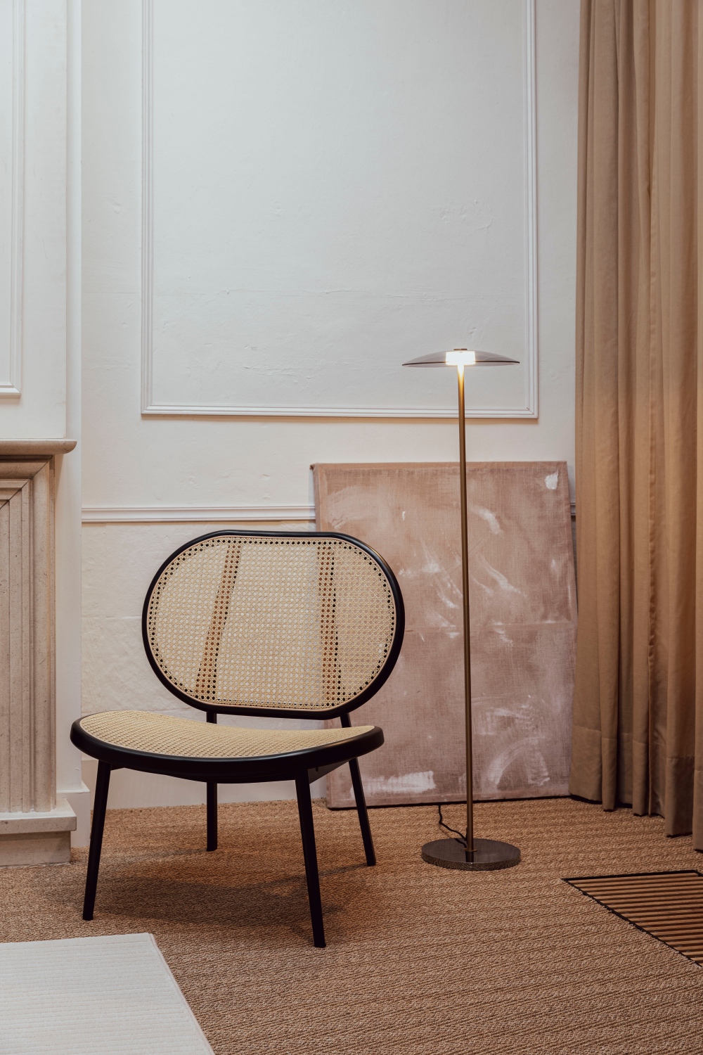 Webbed Back Lounge Chair | Zuiver Spike | Oroa.com