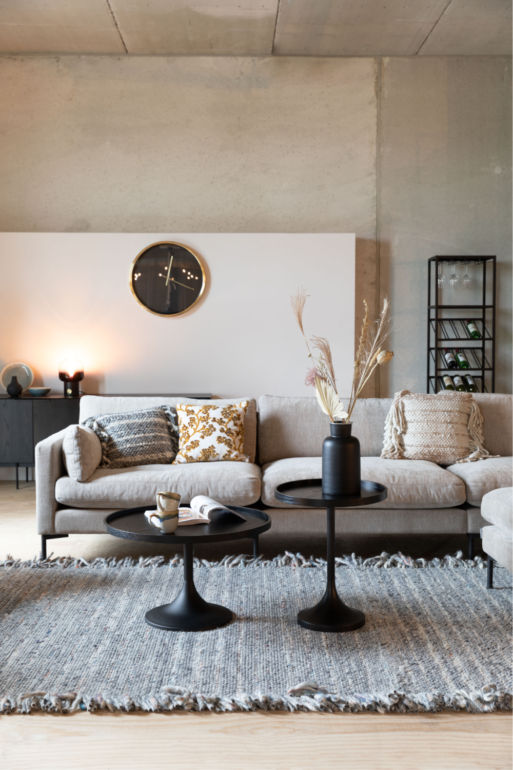 Upholstered 4-5 Seater Sofa | Zuiver Summer | Oroa.com