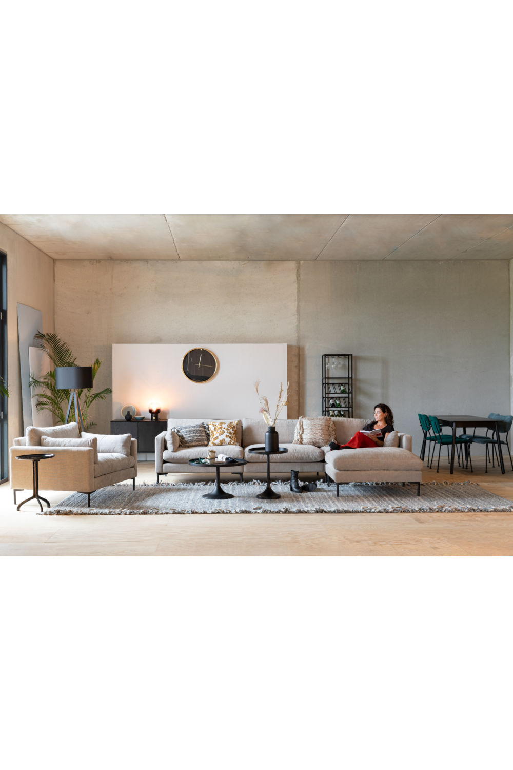 Upholstered 4-5 Seater Sofa | Zuiver Summer | Oroa.com