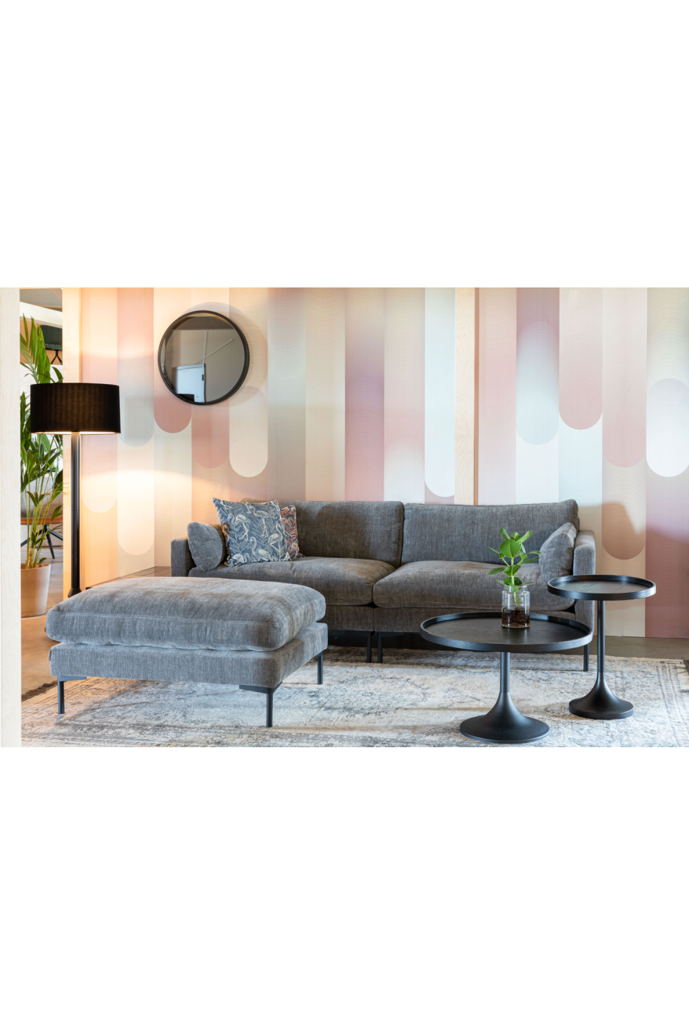 Modern Minimalist Ottoman | Zuiver Summer | Oroa.com