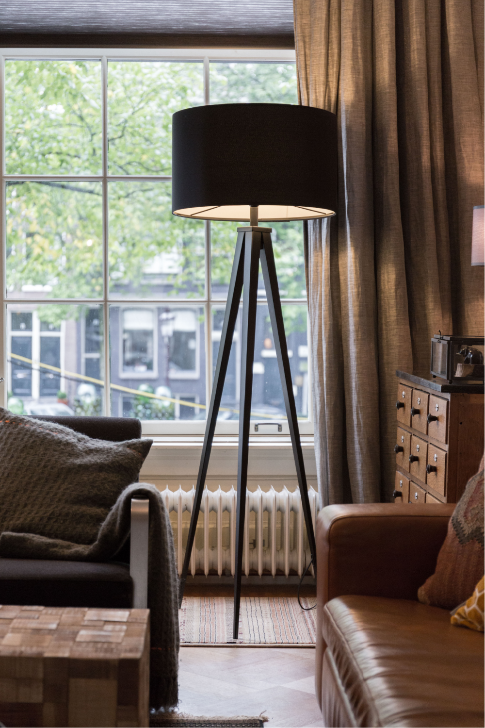 Minimalist Floor Lamp | Zuiver Tripod | Oroa.com