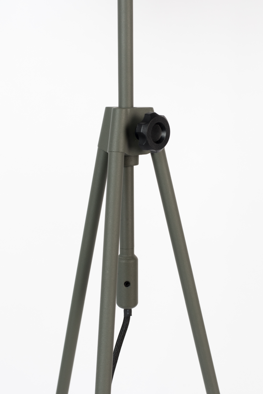 Adjustable Tripod Floor Lamp | Zuiver Lesley | Oroa.com