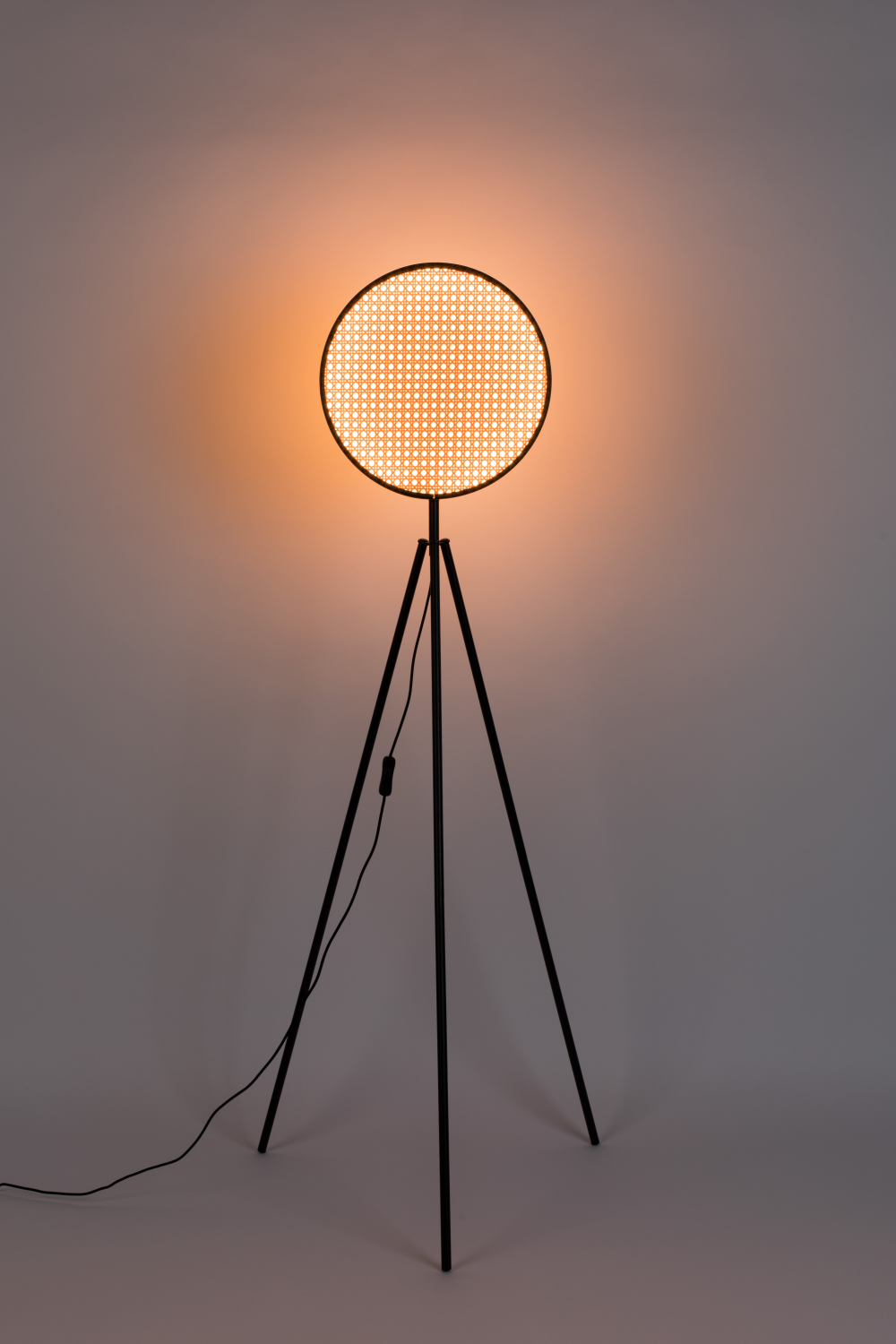Round Rattan Tripod Floor Lamp | Zuiver Sien | OROA.com