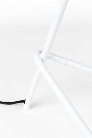 White Metal Tripod Table Lamp | Zuiver Shady | OROA.com