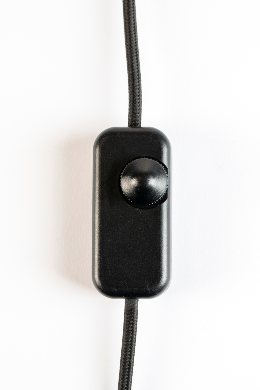 Beige Metal Tripod Table Lamp | Zuiver Scotty | OROA.com