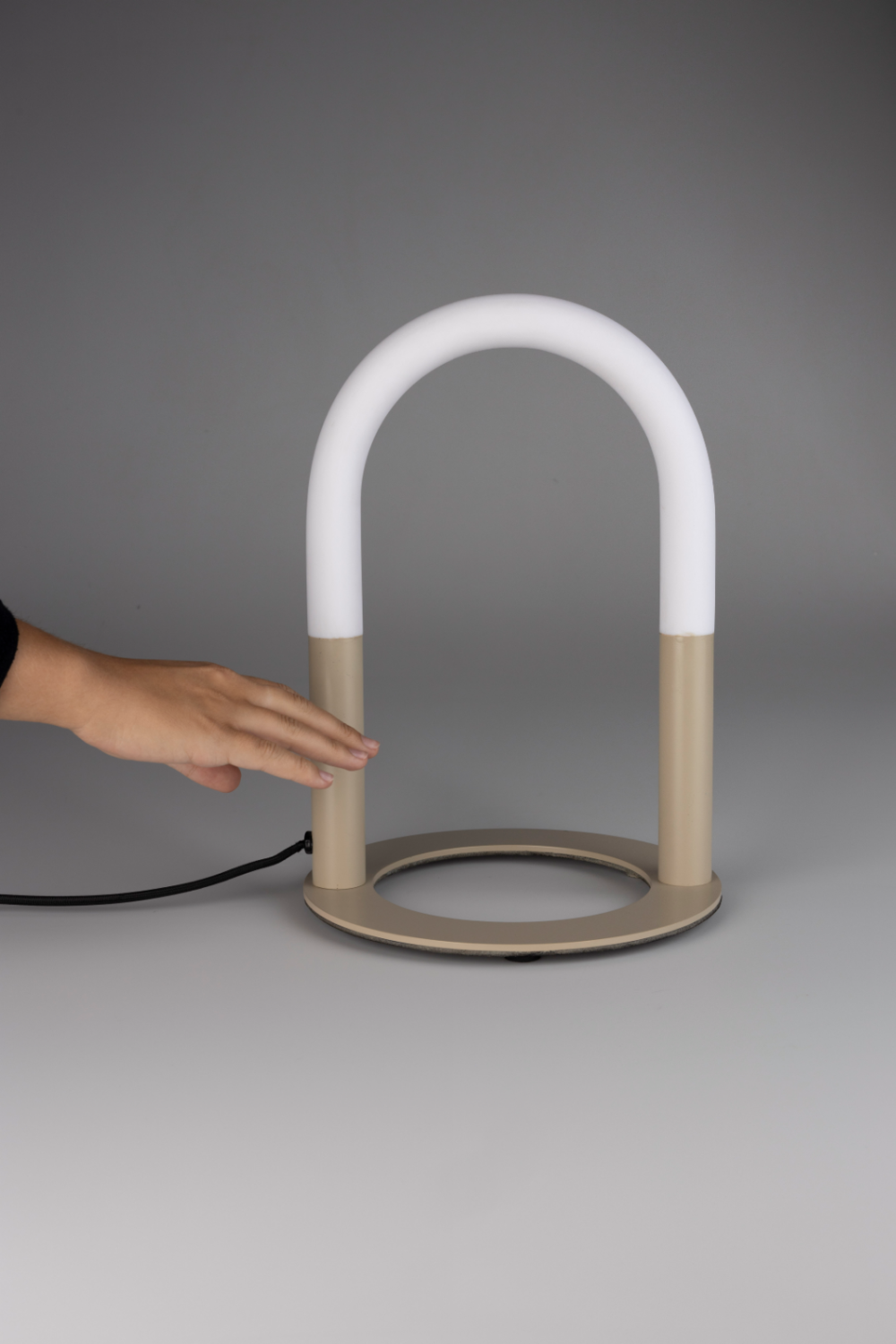 Sculptural Beige Table Lamp | Zuiver Arch | OROA.com