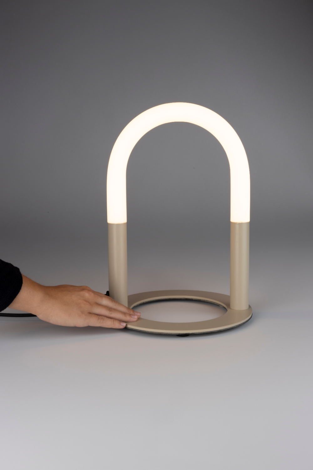 Sculptural Beige Table Lamp | Zuiver Arch | OROA.com