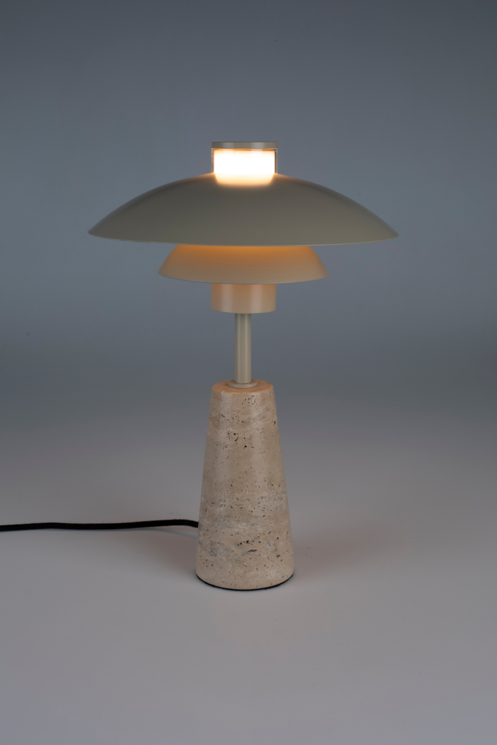 Beige Metal Table Lamp | Zuiver Cole | OROA.com